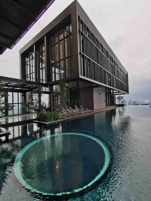Appartement Infinity Pool/ Lucentia Bbcc, Near Lalaport, Pnb118, Klcc à Kuala Lumpur Extérieur photo