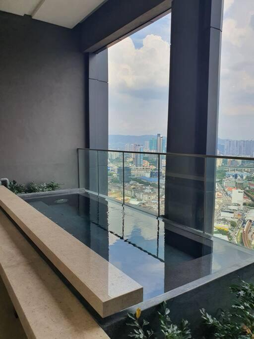 Appartement Infinity Pool/ Lucentia Bbcc, Near Lalaport, Pnb118, Klcc à Kuala Lumpur Extérieur photo